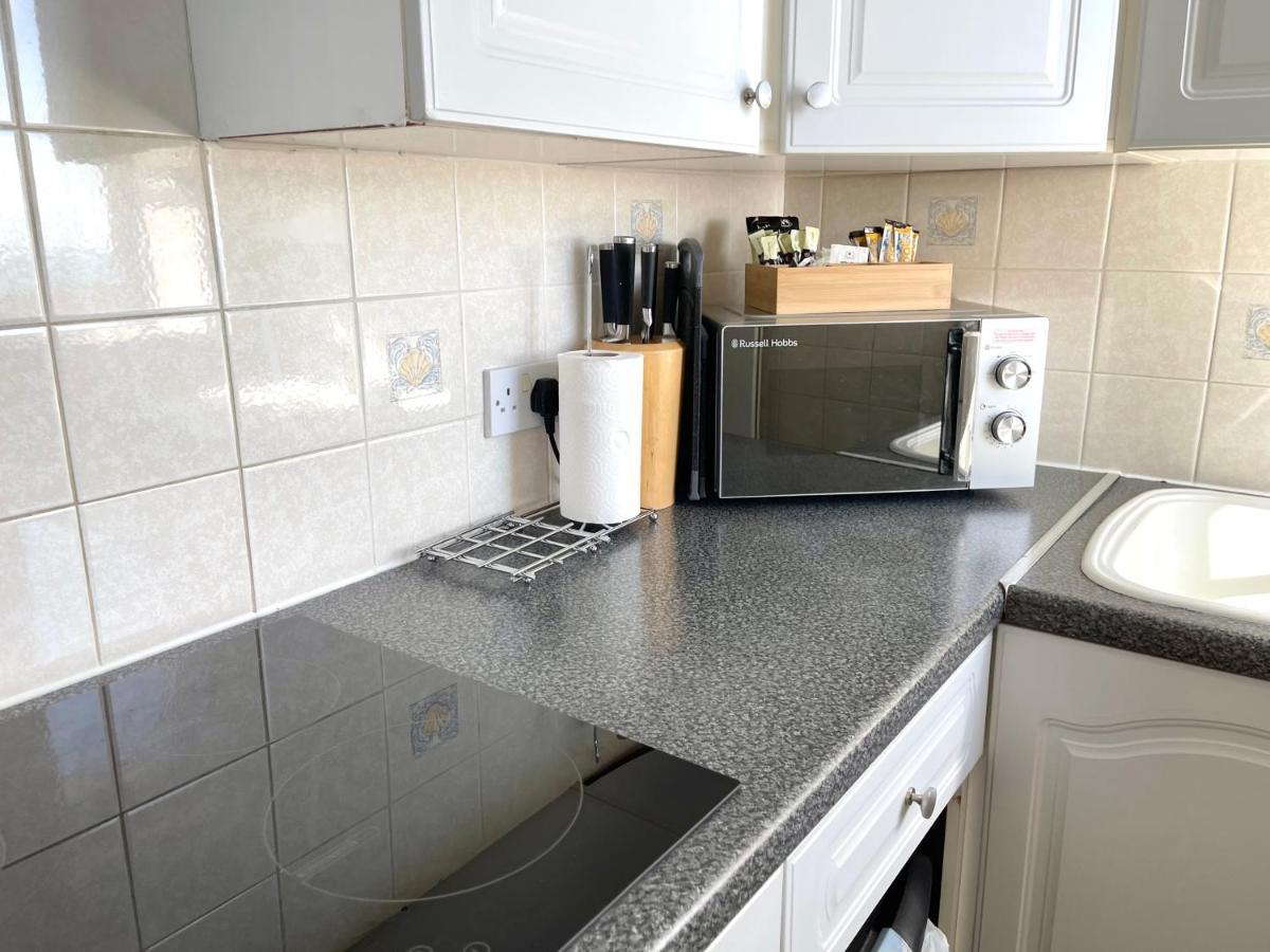 Sea View Family Stay By Beach Gym & Parking Bournemouth Exterior photo